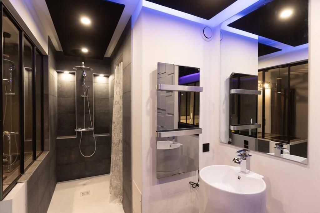 Appartement-Jacuzzi / Love Room A 800M Du Centre Metz Exterior foto